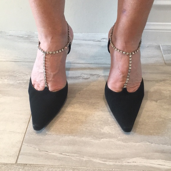 Stuart Weitzman Shoes - Stuart weitzman crystal Pump